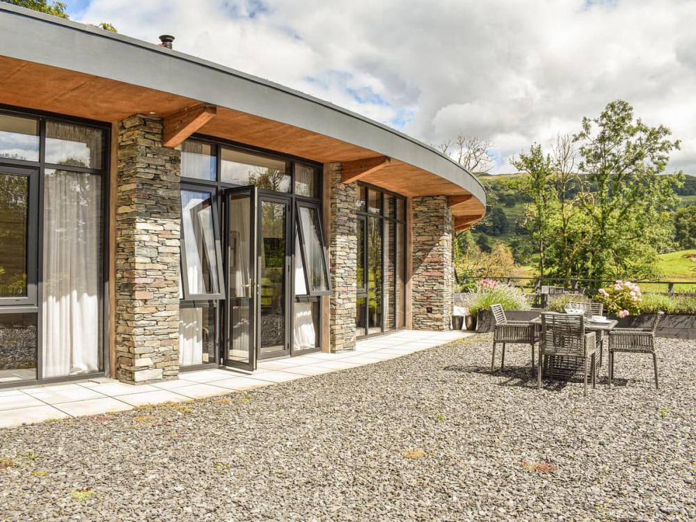 Luxury Riverside Cottage near Ambleside