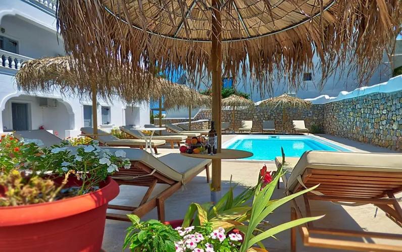 Santorini Escape With 5* Guest Reviews